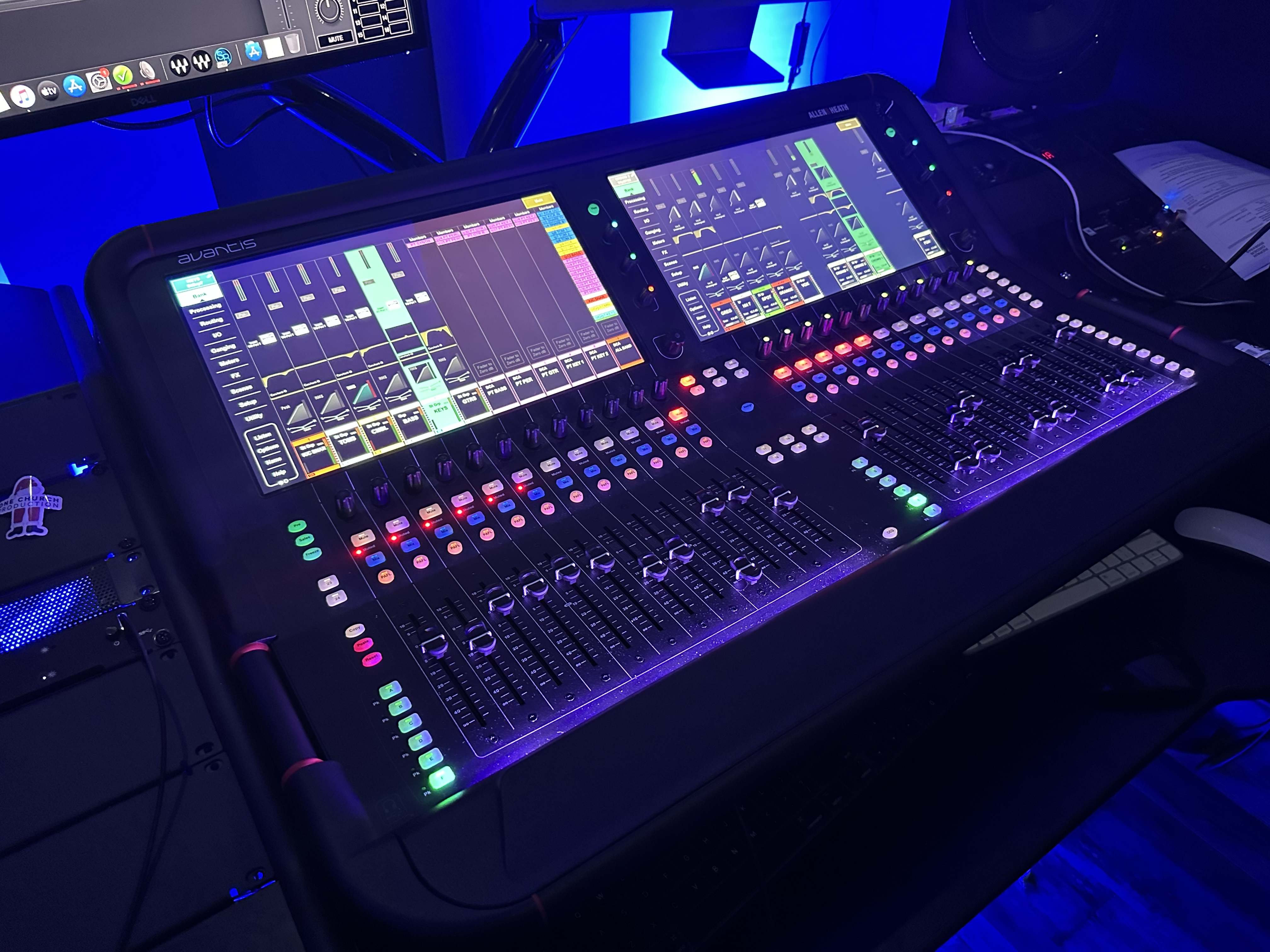 Allen and Heath Avantis Review 2024